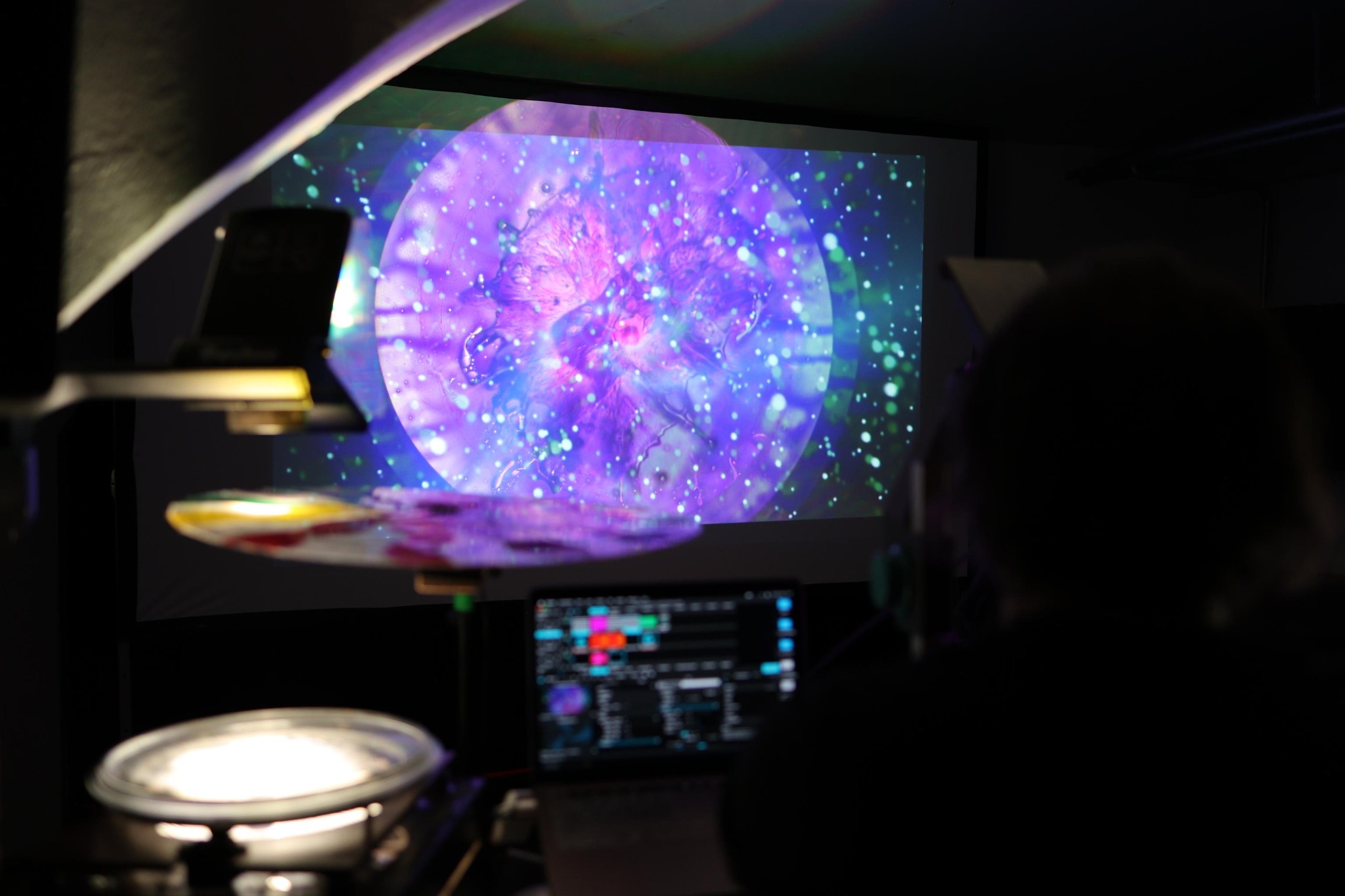Analoge und digitale Projektion bei einem Curtain Concert